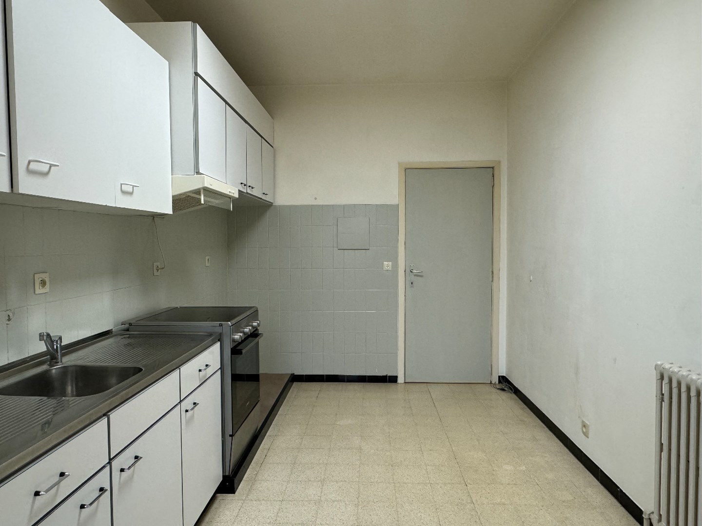 Ruim appartement (150 m²) op de eerste verdieping. 
