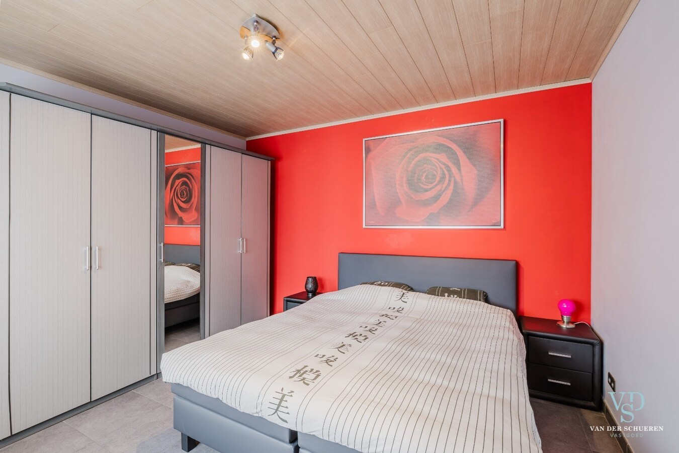 Tijdloze vrijstaande villa op ruim perceel 