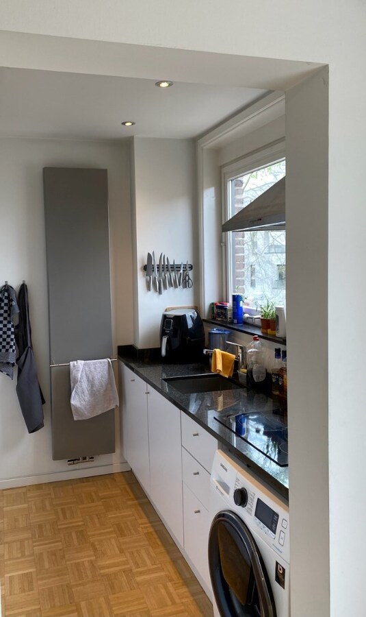 Lichtrijk 2 slaapkamer-appartement nabij de Sterre. 