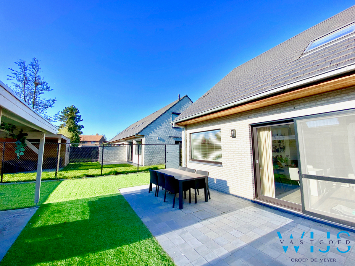 Recent instapklaar woonhuis in het centrum van Assenede ! 