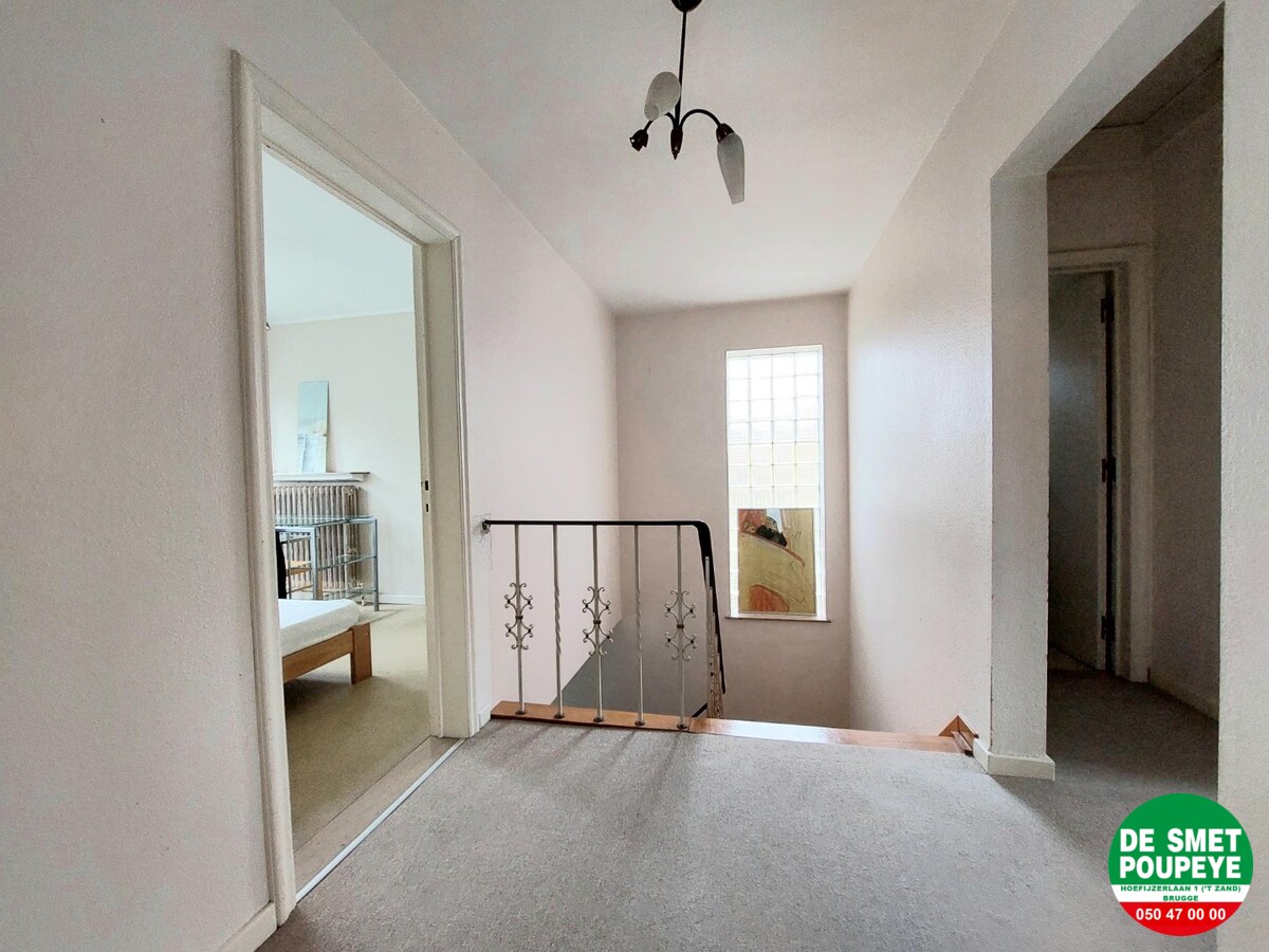 Alleenstaande villa op mooi perceel grond 