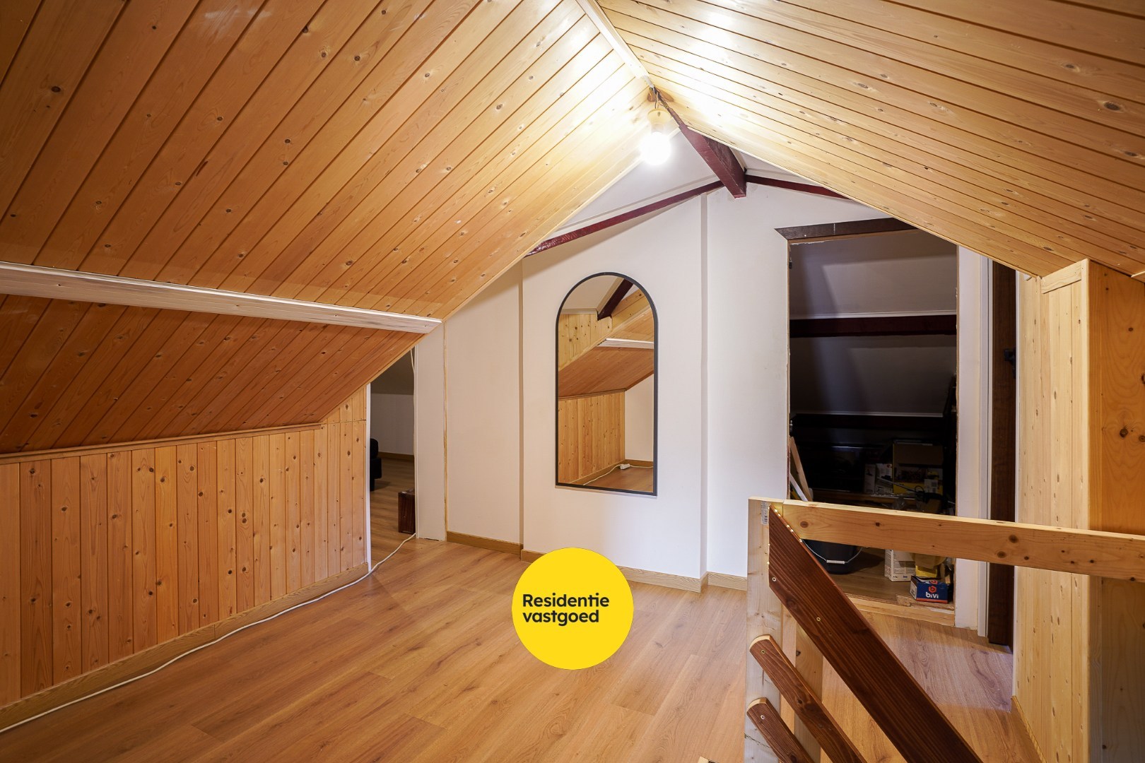 Woning met 5 slaapkamers in het centrum van Eernegem 