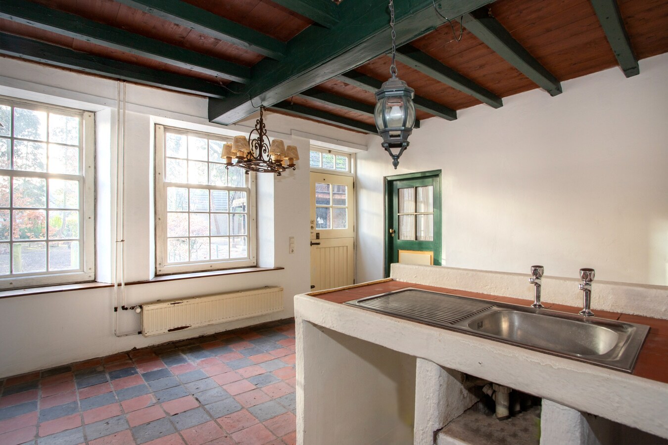 Imposante herenboerderij gelegen in het hart van Hoogeloon. 