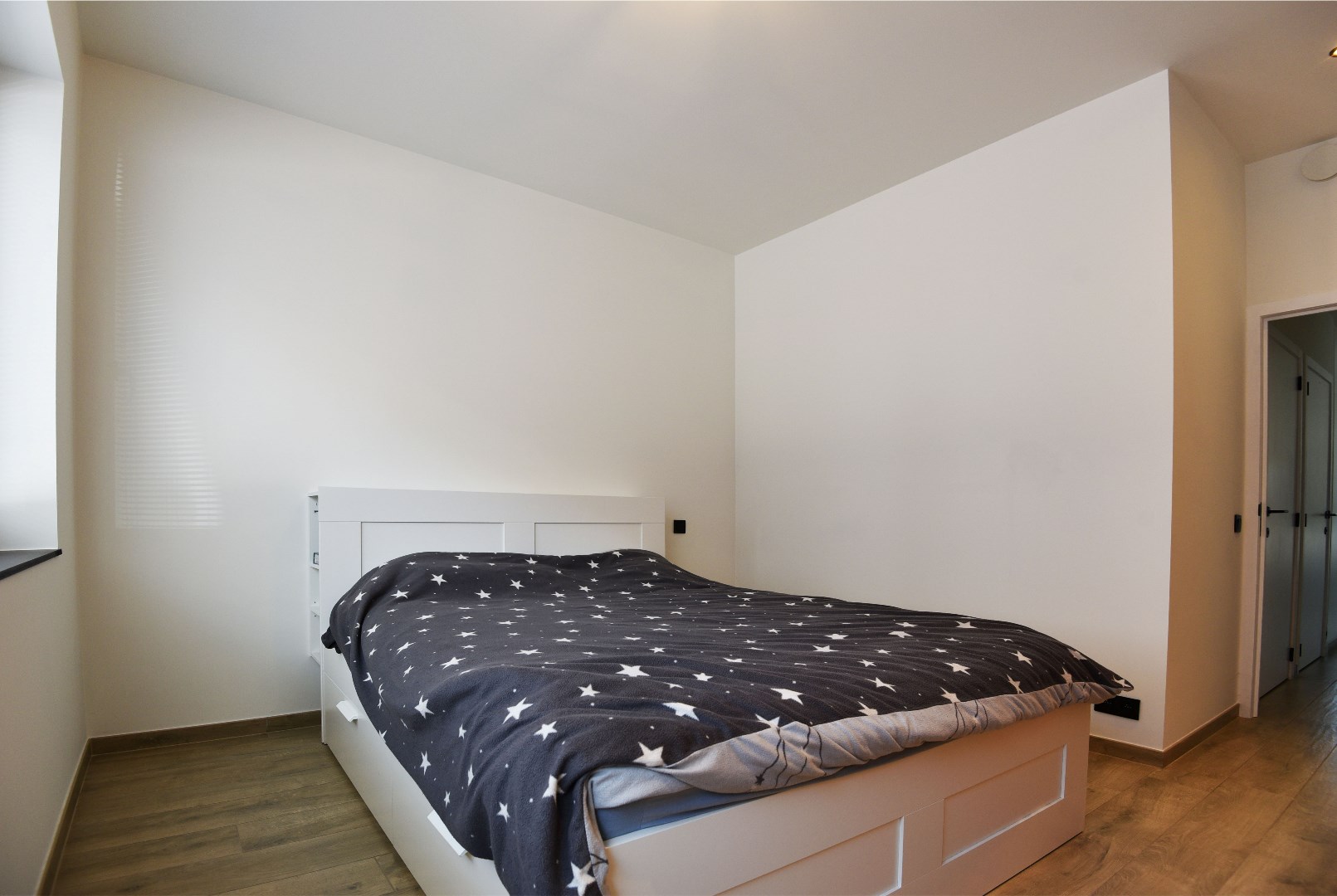 Gelijkvloers 1 slpk app. met terras en garage te centrum Maldegem 