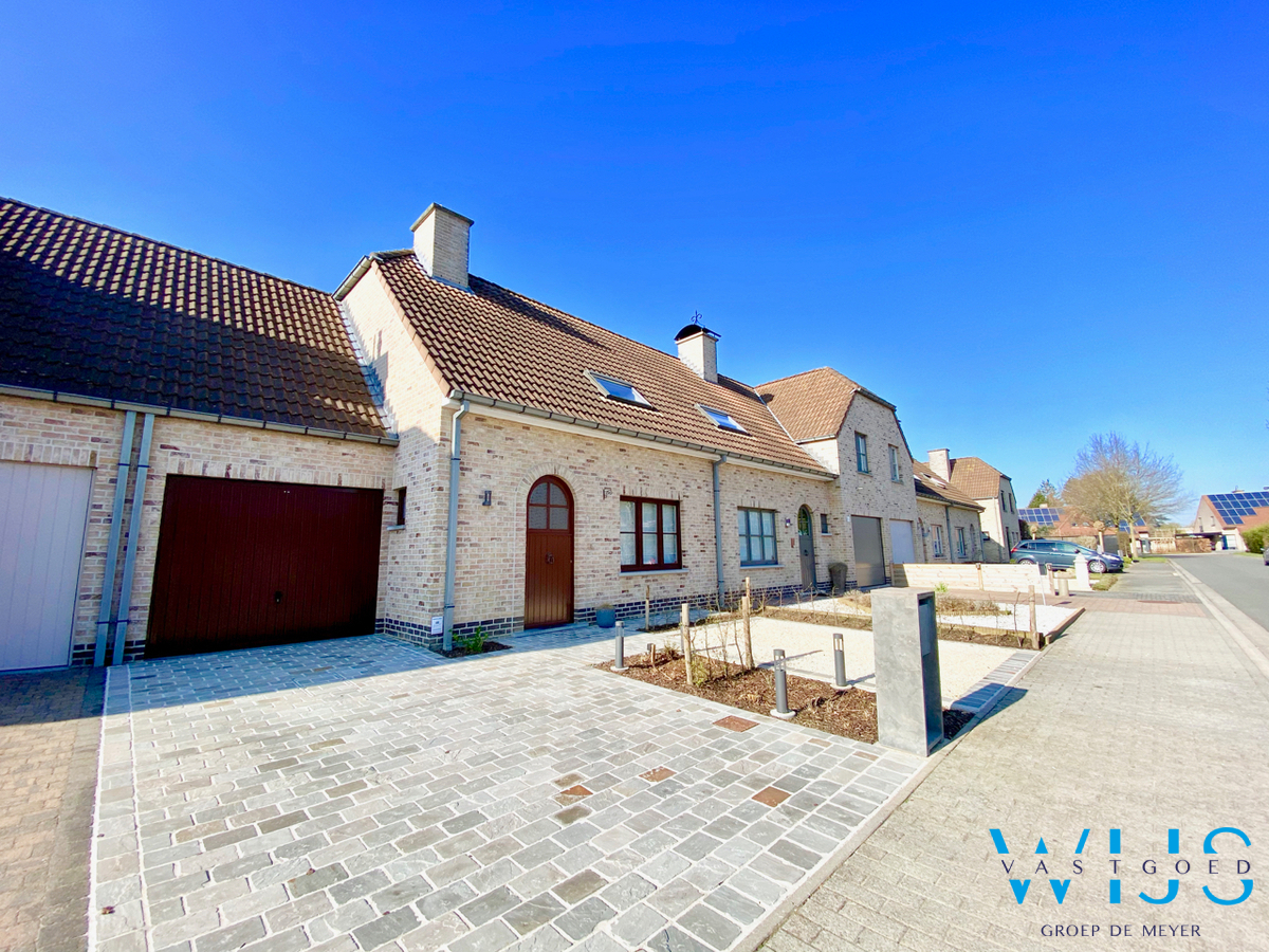 Prachtig instapklaar woonhuis in rustige woonwijk te EEKLO! 