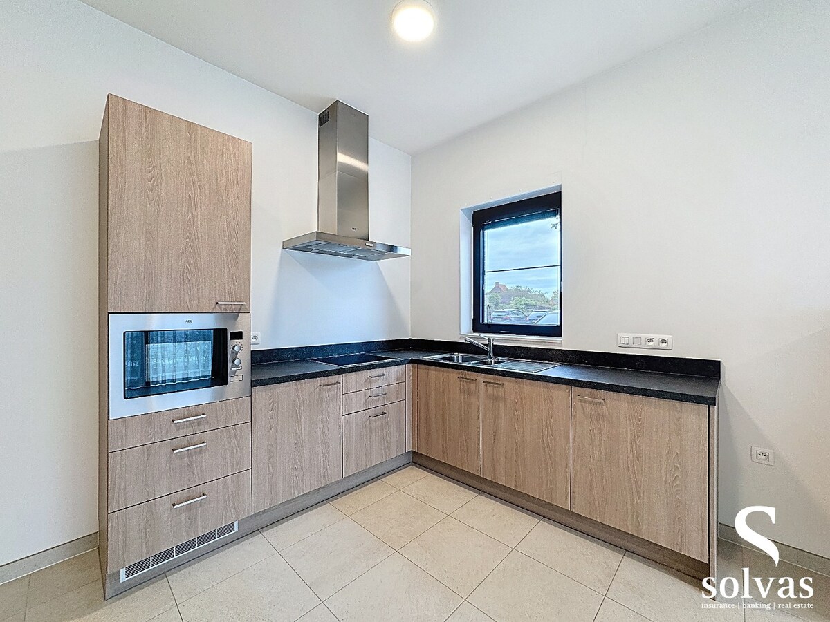 Gelijkvloers appartement met 2 slaapkamer, terras en tuintje 