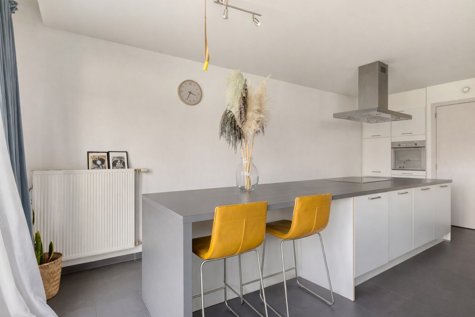 Instapklaar gelijkvloers appartement met 2 slpk. en ruim terras in Geel 