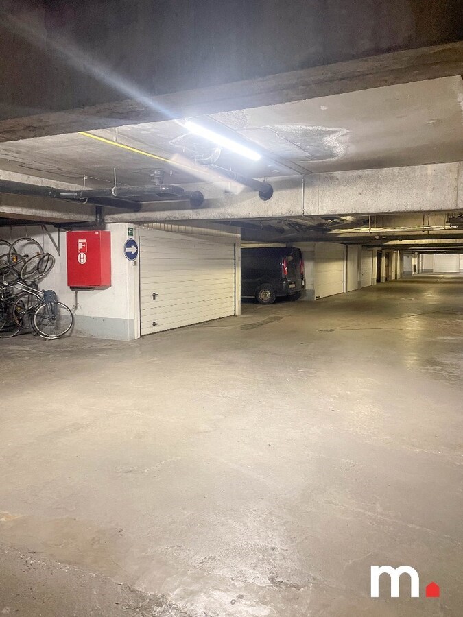 TOPPER !  Fantastisch gelegen appartement op het Overbekeplein in hartje Kortrijk ! 