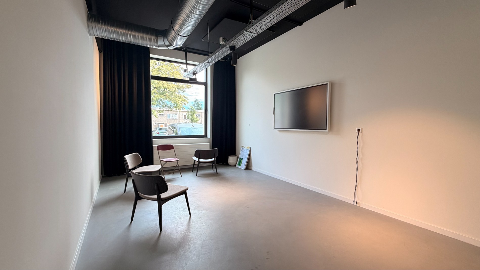 Instapklare kantoren met ruime parking te huur in Mechelen