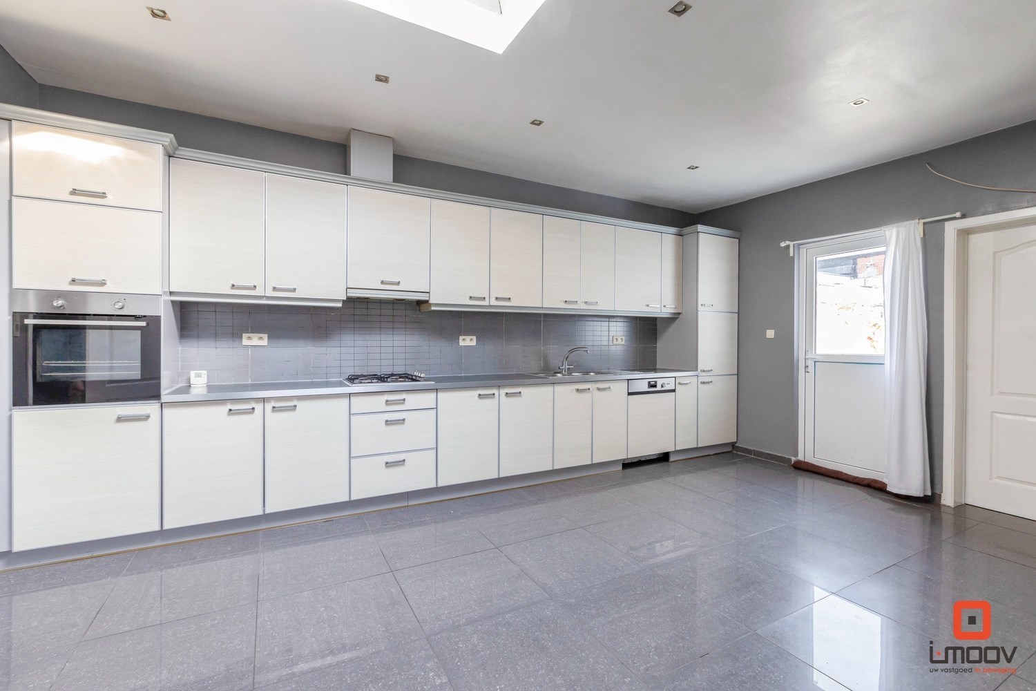 Ruime gezinswoning te koop in Sint-Amandsberg! 