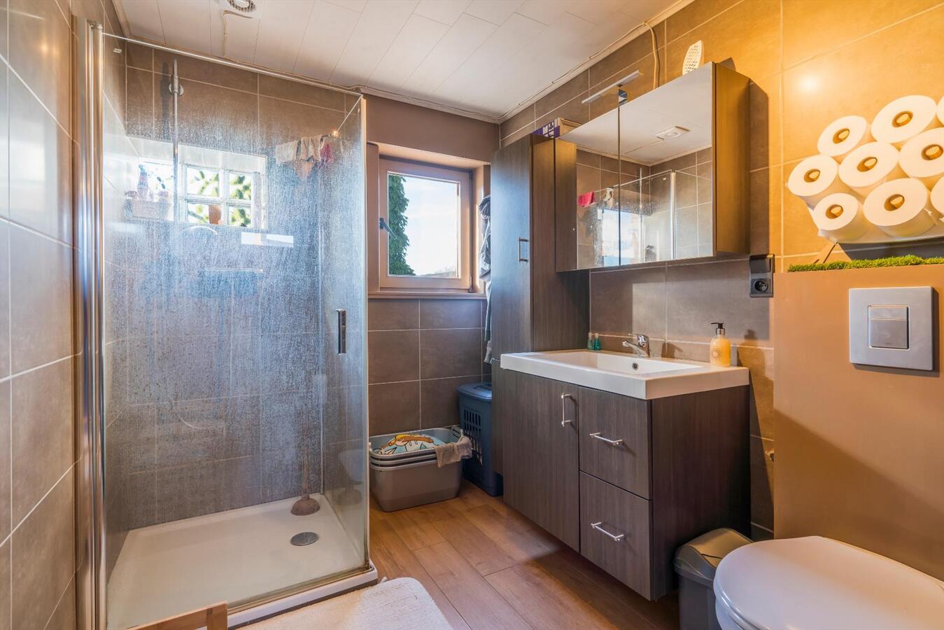 Rustige gelegen, vrijstaande woning met ruime nieuwbouwgarage 