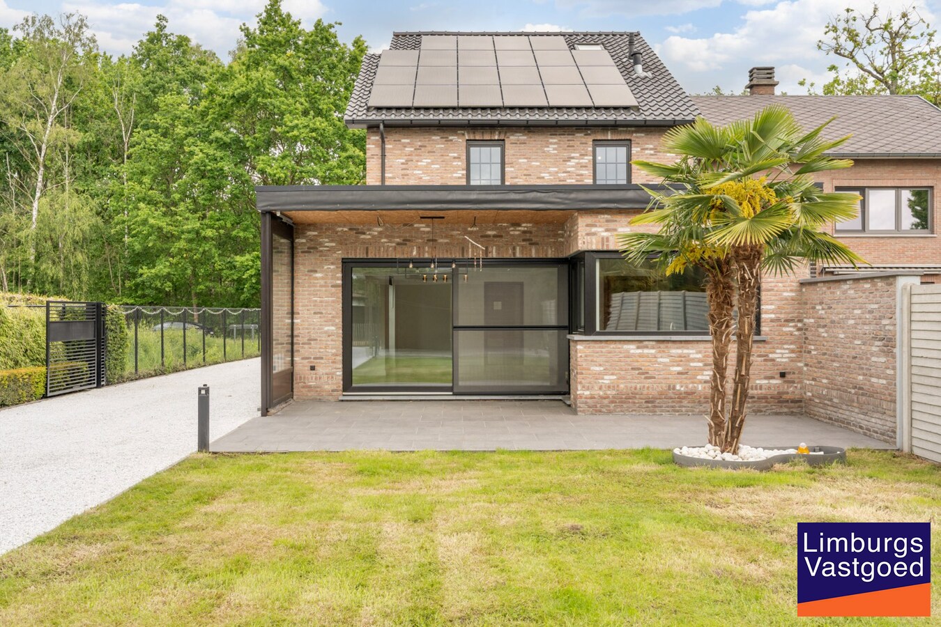 Exclusieve gezinswoning, 283m², 5 slpk, praktijkruimte op toplocatie 