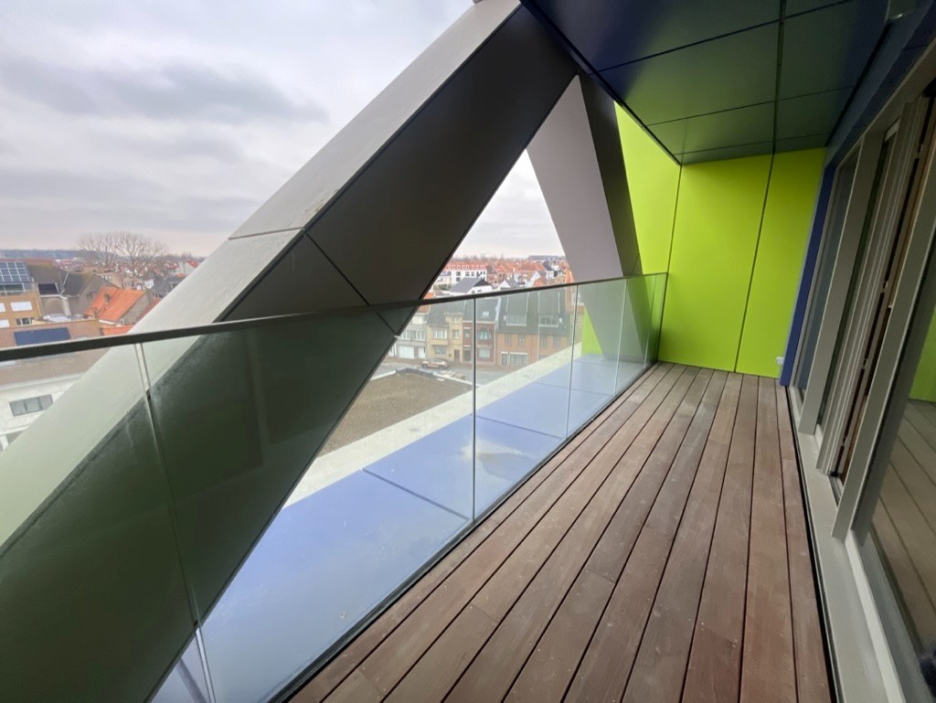 OPENDEURDAG: Project Hoost Zondag 12/04 - 10u - 14u (Maes en Boerenboomplein): Centraal gelegen 2-kamer appartement te Project Hoost met XL-terras 