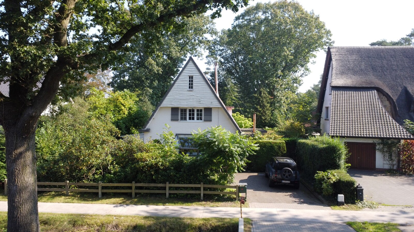 Karaktervolle villa op een perceel van  1.779 m² te Schilde op wandelafstand van het centrum 