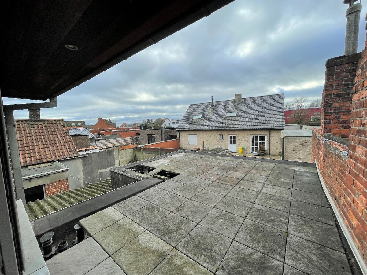 Ruime  woning met 4 slaapkamers en terras in centrum Tielt 