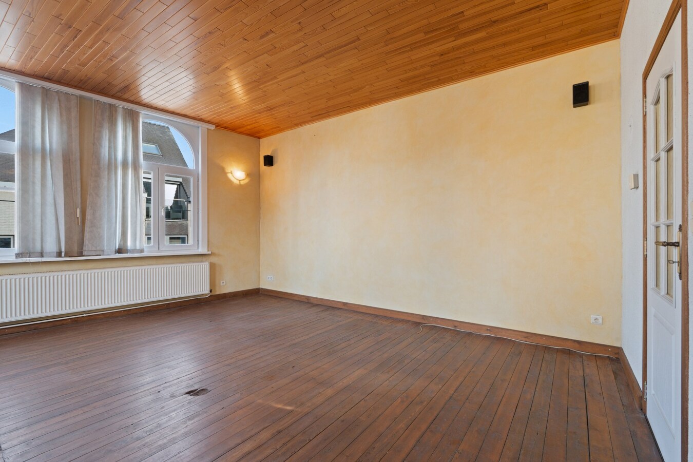 Handelswoning in centrum Zomergem! 