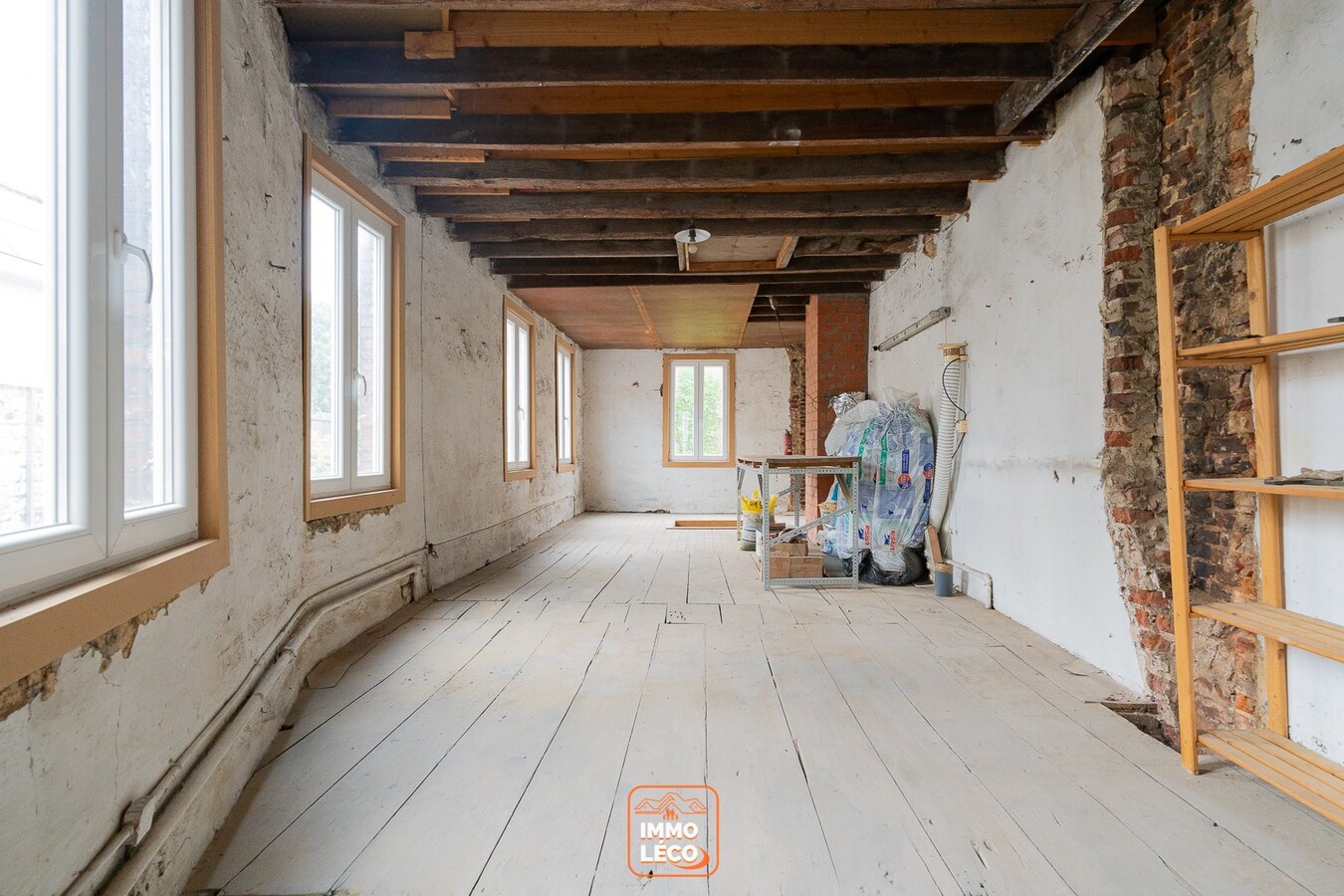 Grande maison de Ville en plein centre avec 4 chambres et jardin. 