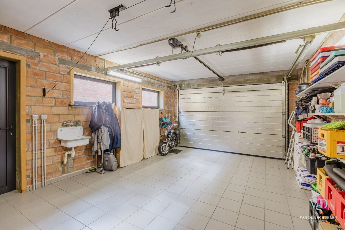 Tijdloze vrijstaande villa op ruim perceel 