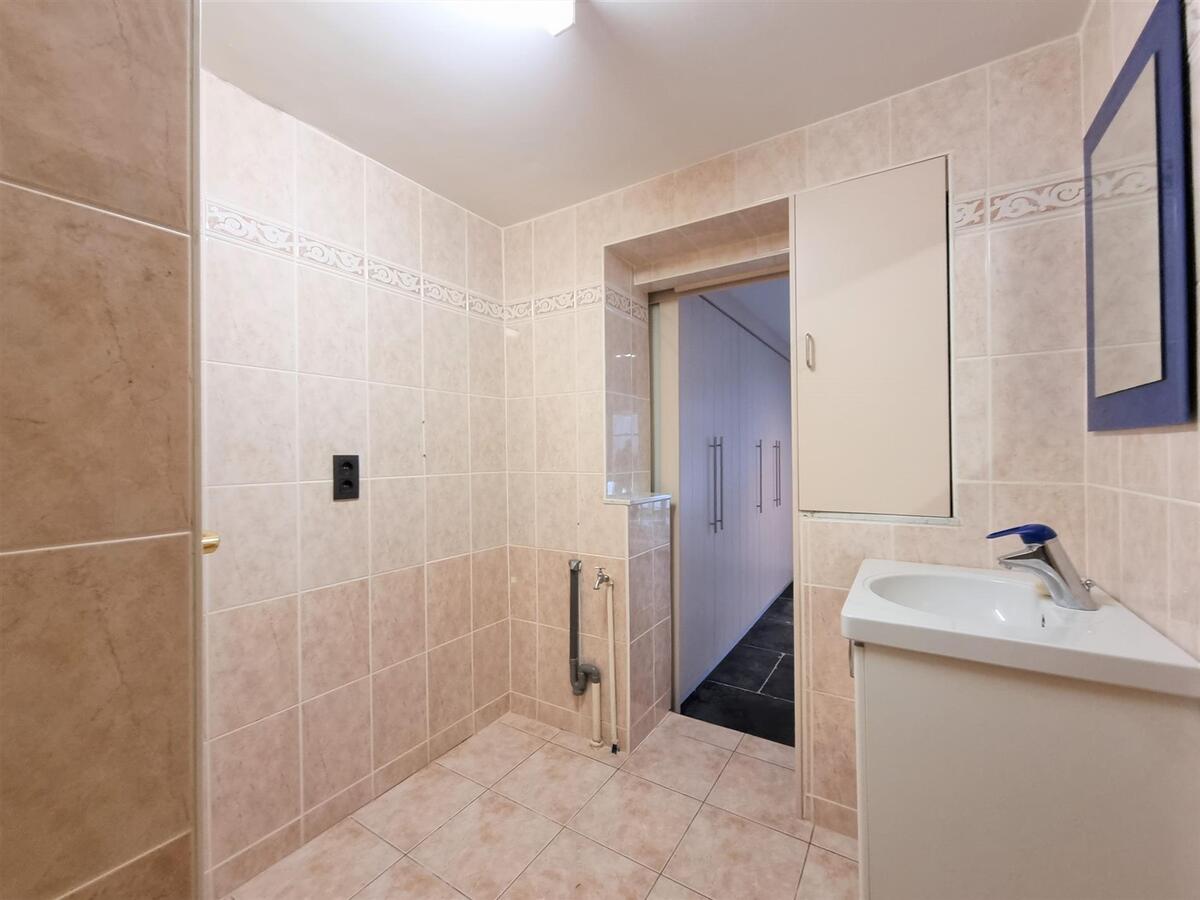 Centraal, doch rustig gelegen leuke bel-étagewoning - Heist 