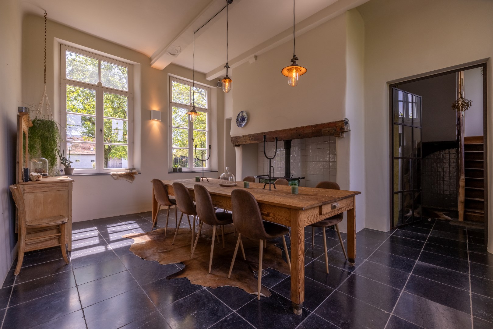 Unieke, compleet gerestaureerde hoeve in het pittoreske Drongen 