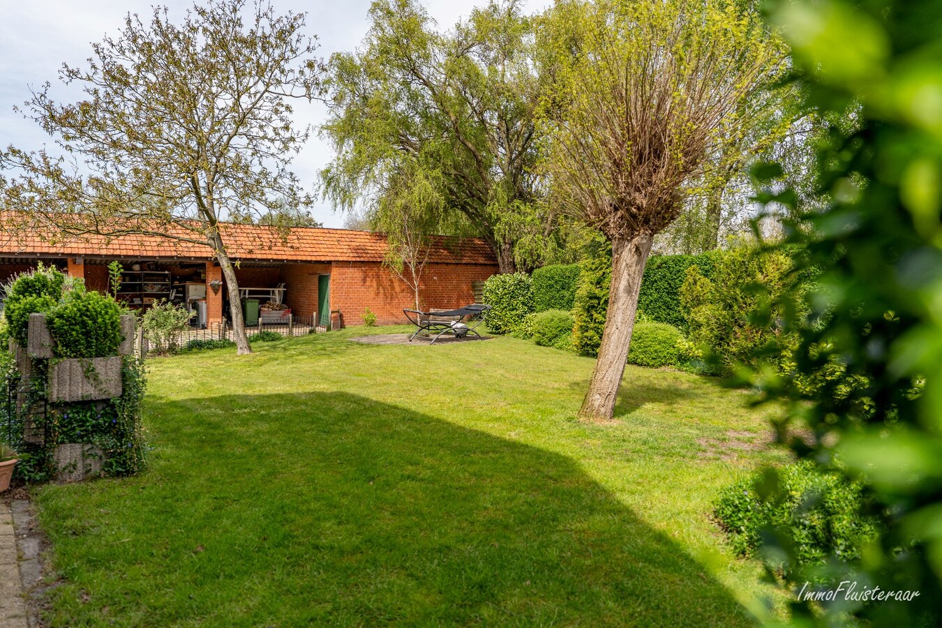 Woning met stalgebouwen en buitenpiste op ca. 6ha te Bocholt 