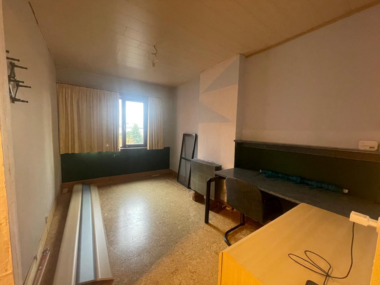 Gezellig woning met 3 slaapkamers en tuin met tuinberging gelegen te Geel! 