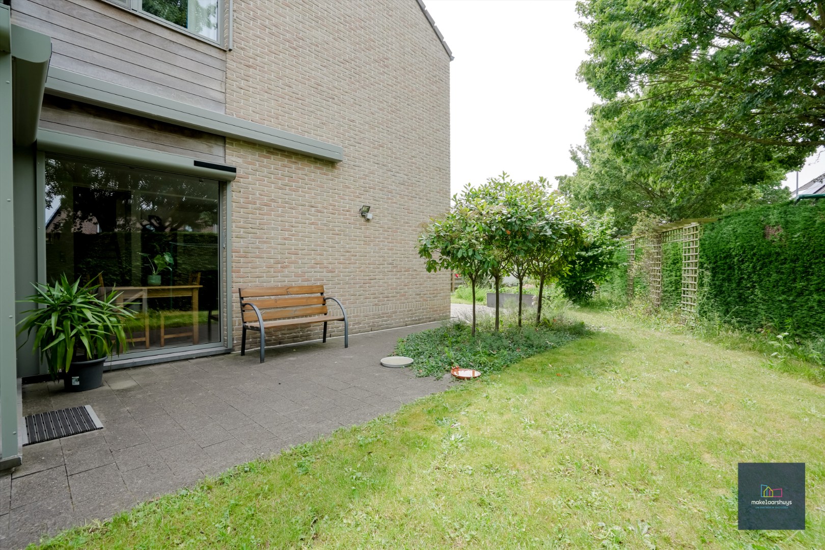Ruime en  instapklare halfopen bebouwing met tuin 