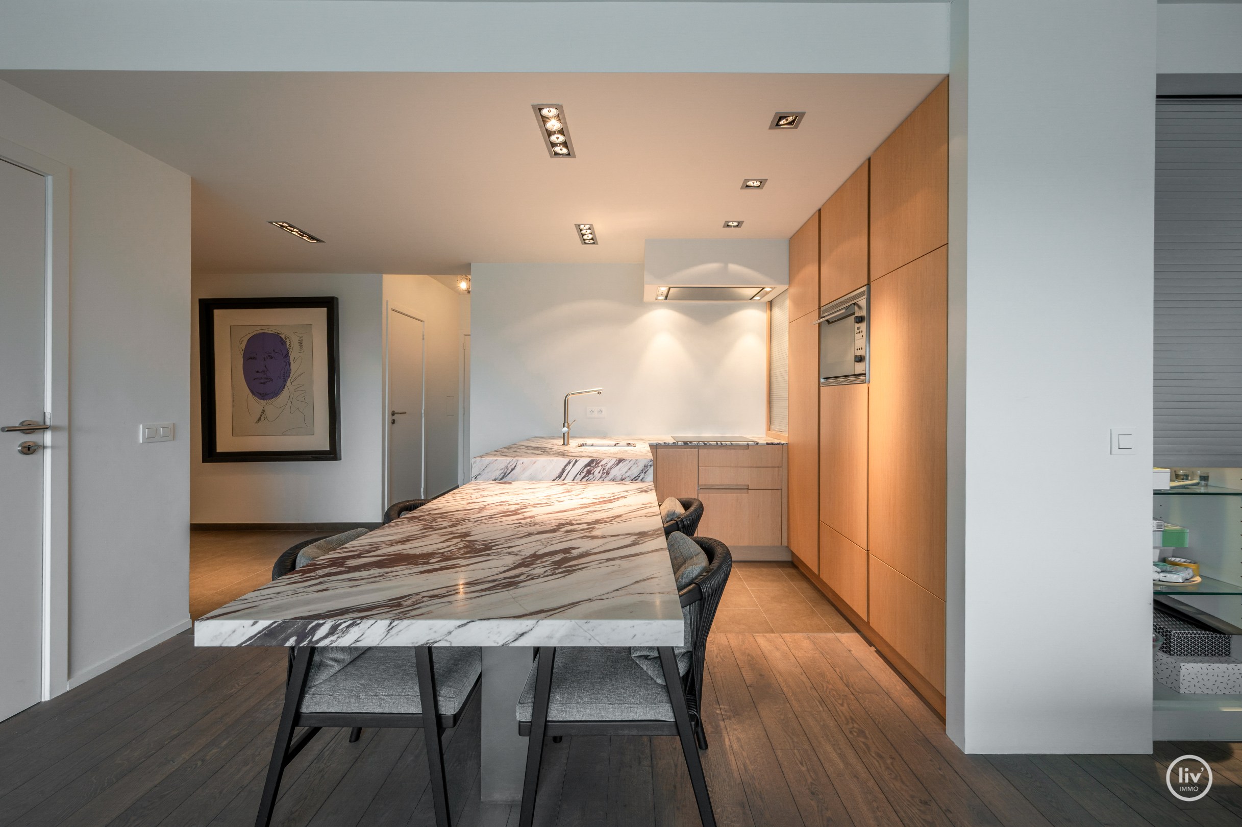 Gezellig 1 slaapkamerappartement mooi gerenoveerd op een topligging in de Kustlaan te Knokke. 