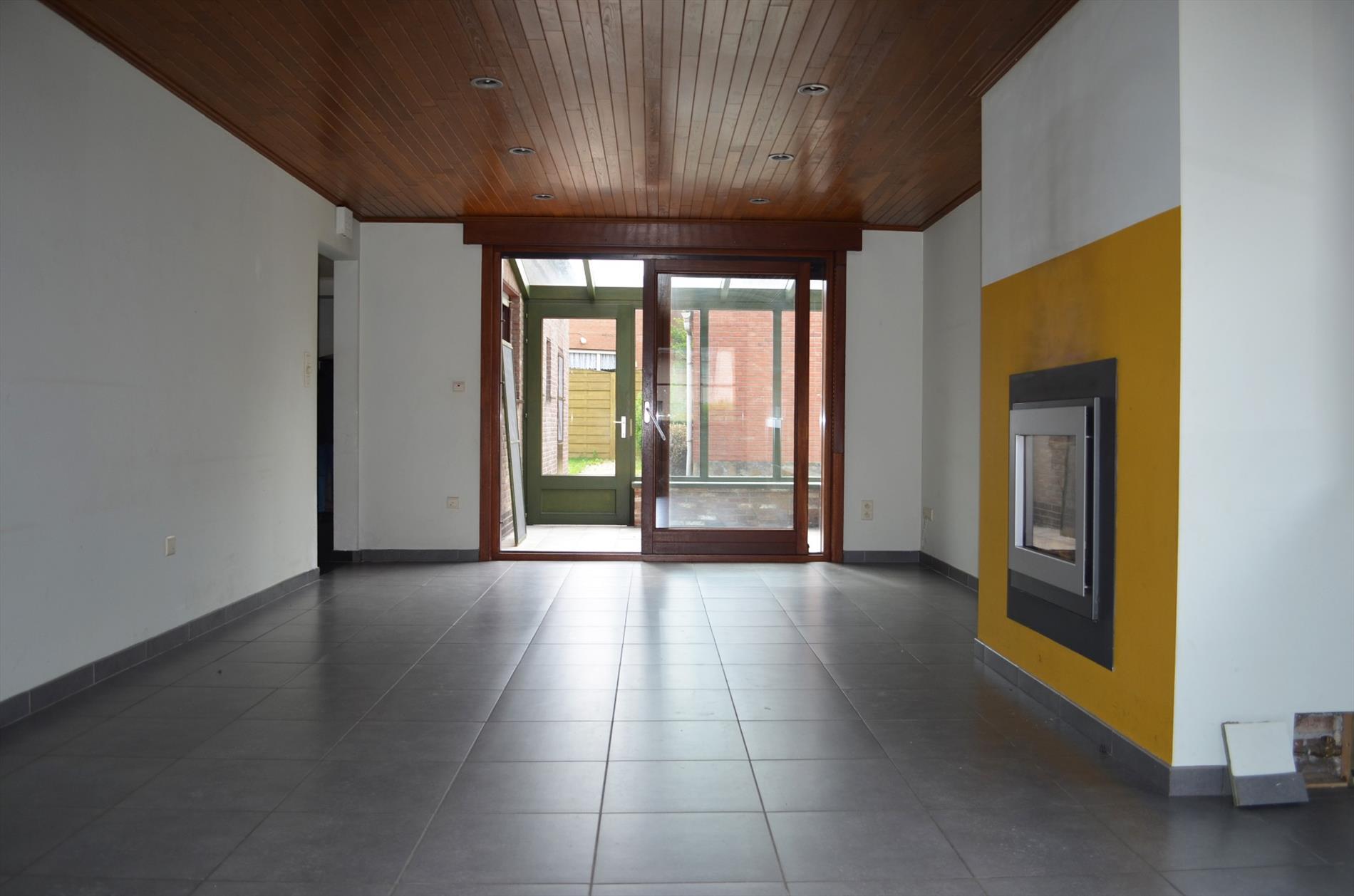 Gezinswoning met 3 slpks, veranda, garage &amp; tuin te Sint-Jan-In-Eremo 