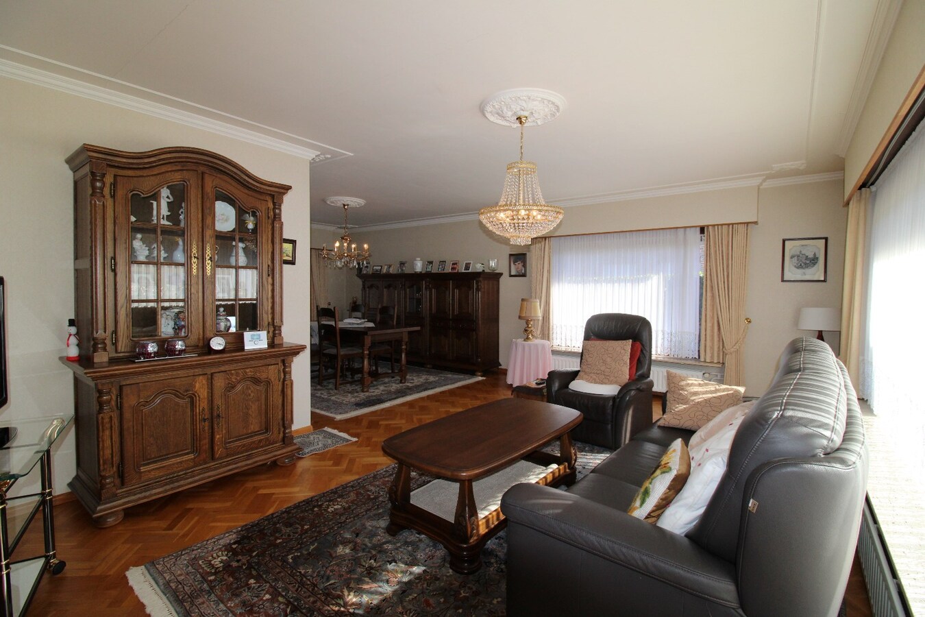 Perfect onderhouden gelijkvloerse woning met ca. 1 ha grond 