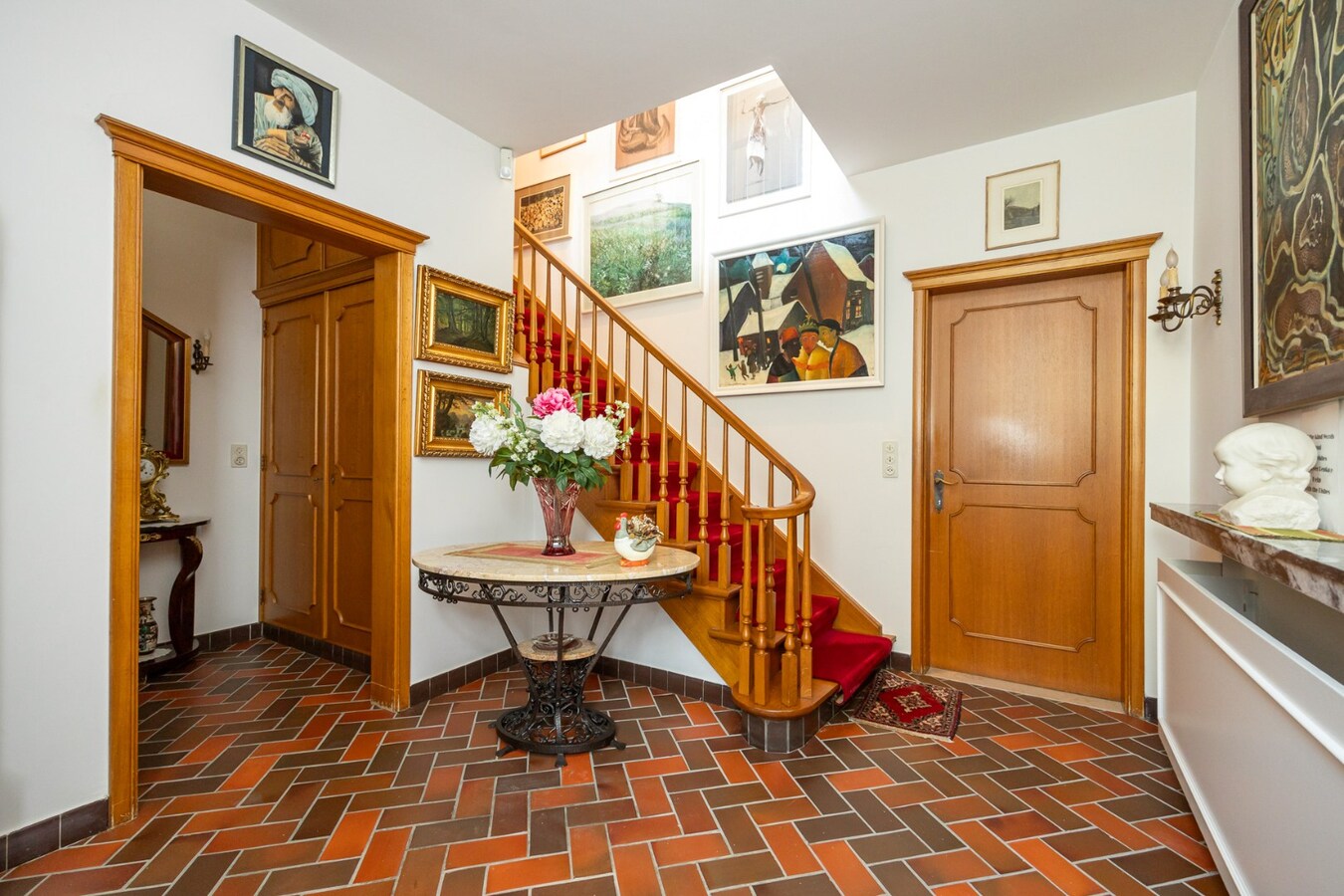 Klassieke villa op een perceel van 3.890 m² met een straatbreedte van 40 meter en Zuid-Oriëntatie te Schilde 