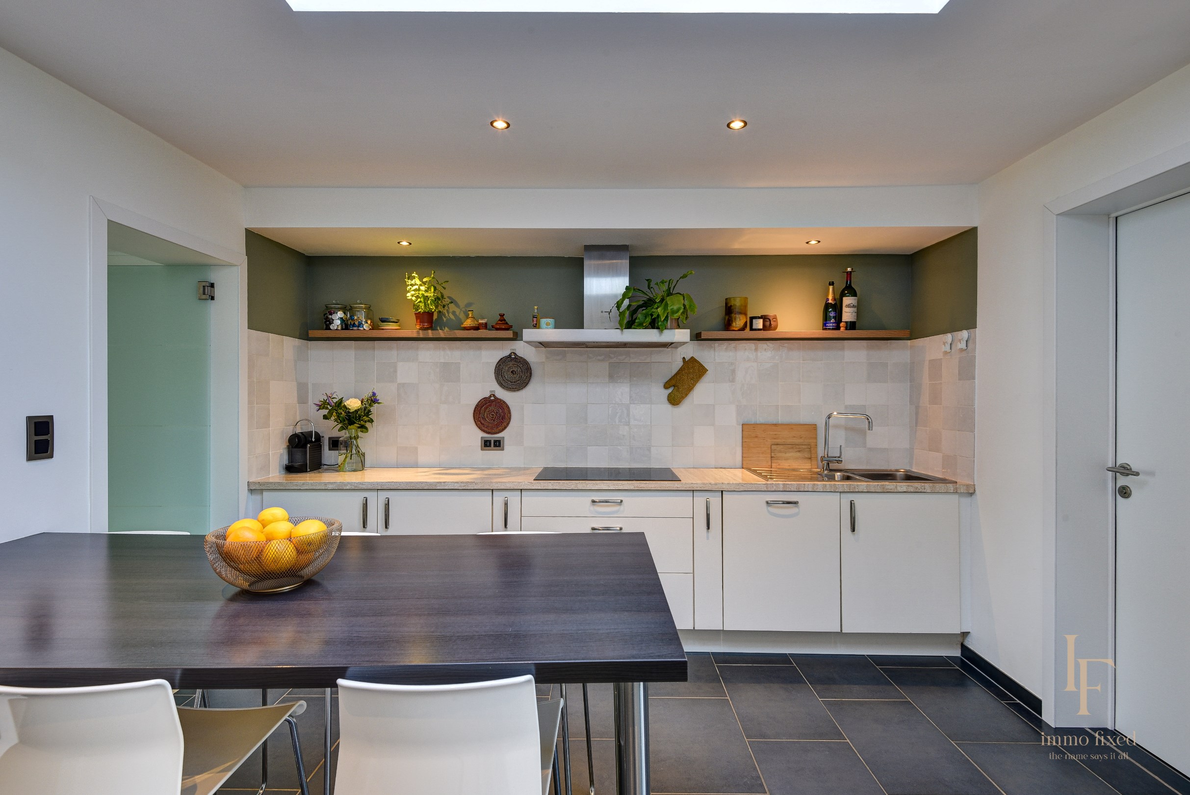 Gerenoveerde rijwoning met 2 slaapkamers in Schoten! 