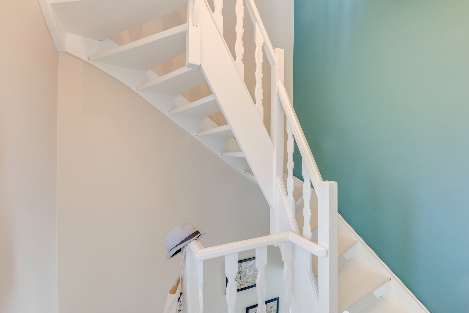 Instapklare woning met garage en volledig aangelegde tuin 