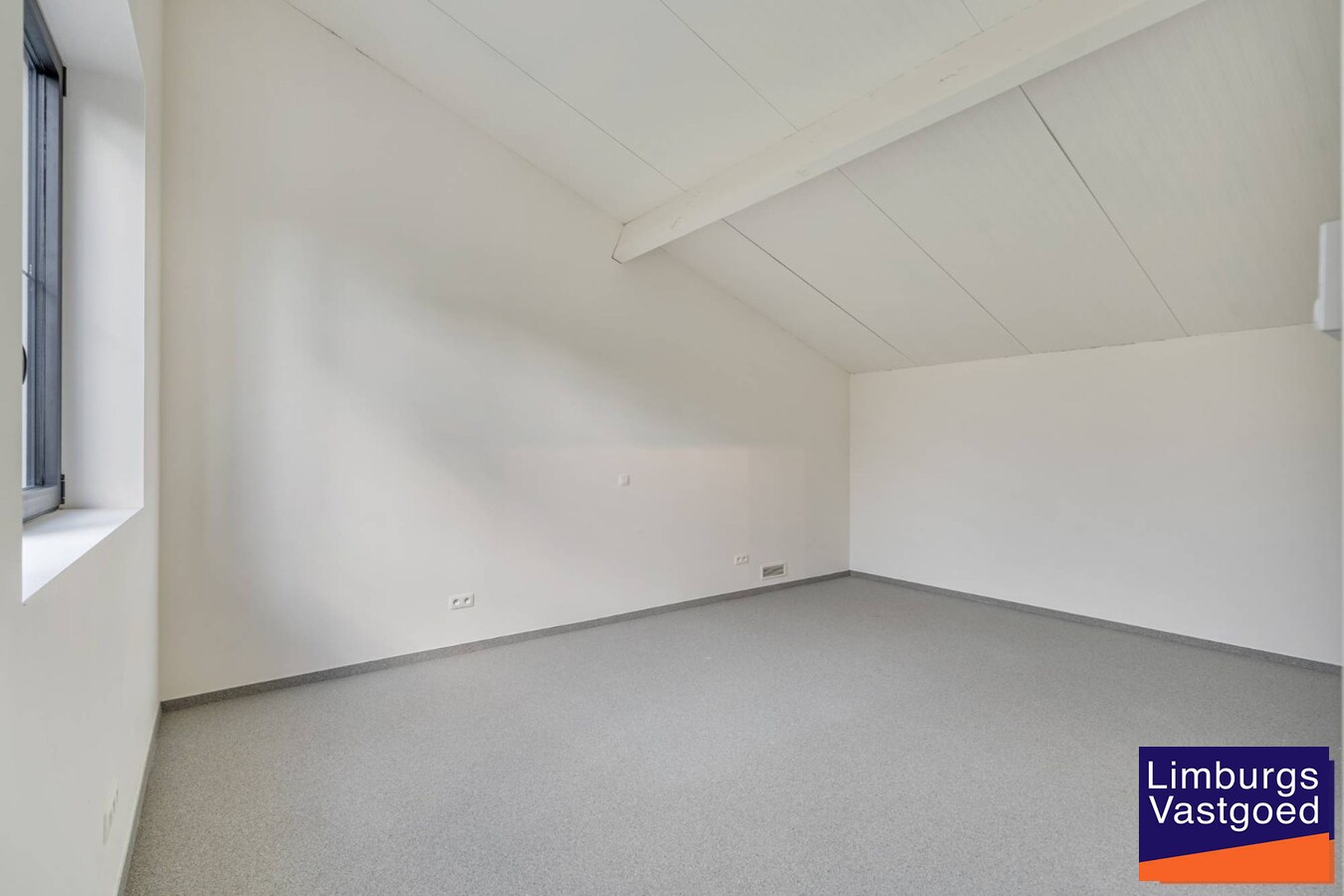 Exclusieve woning met praktijkruimte en zicht op weilanden 