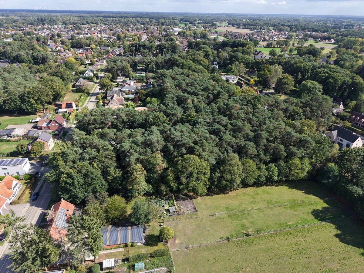 Ruim perceel bouwgrond van 2.709 m² met ideale zuidoriëntatie in Zoersel 