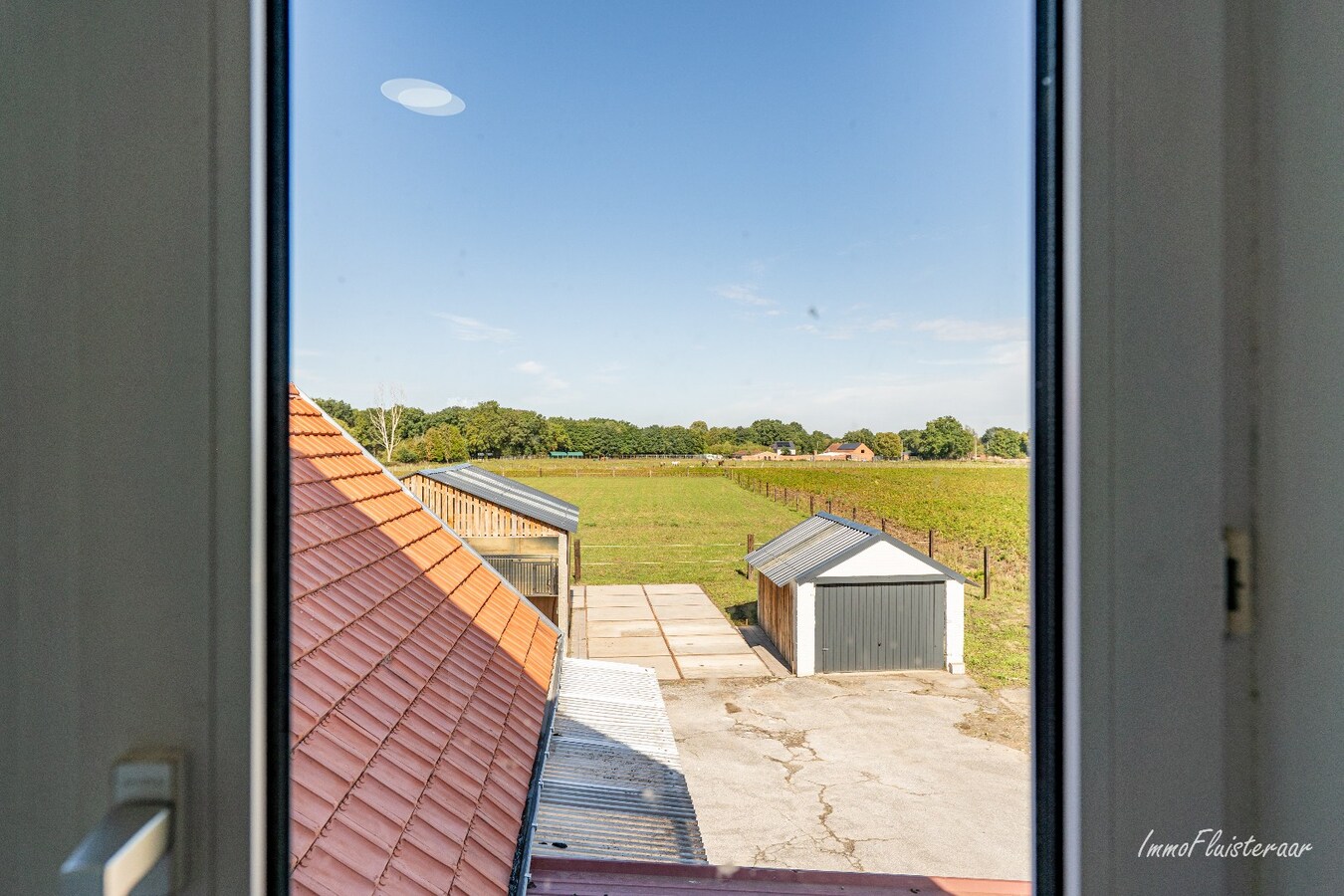 Veelzijdige woning met paardenstallen op ca. 2ha te Helchteren 