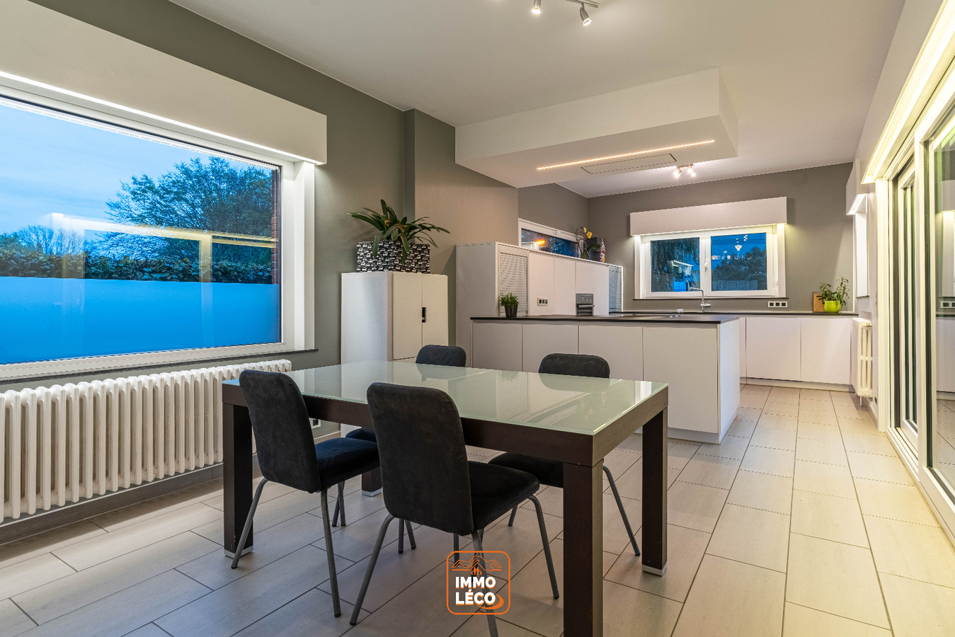 Superbe Villa idéalement située dans un clos résidentiel prisé « La Coquinie », avec garage 3 voitures et jardin, COUP DE CŒUR absolu ! 