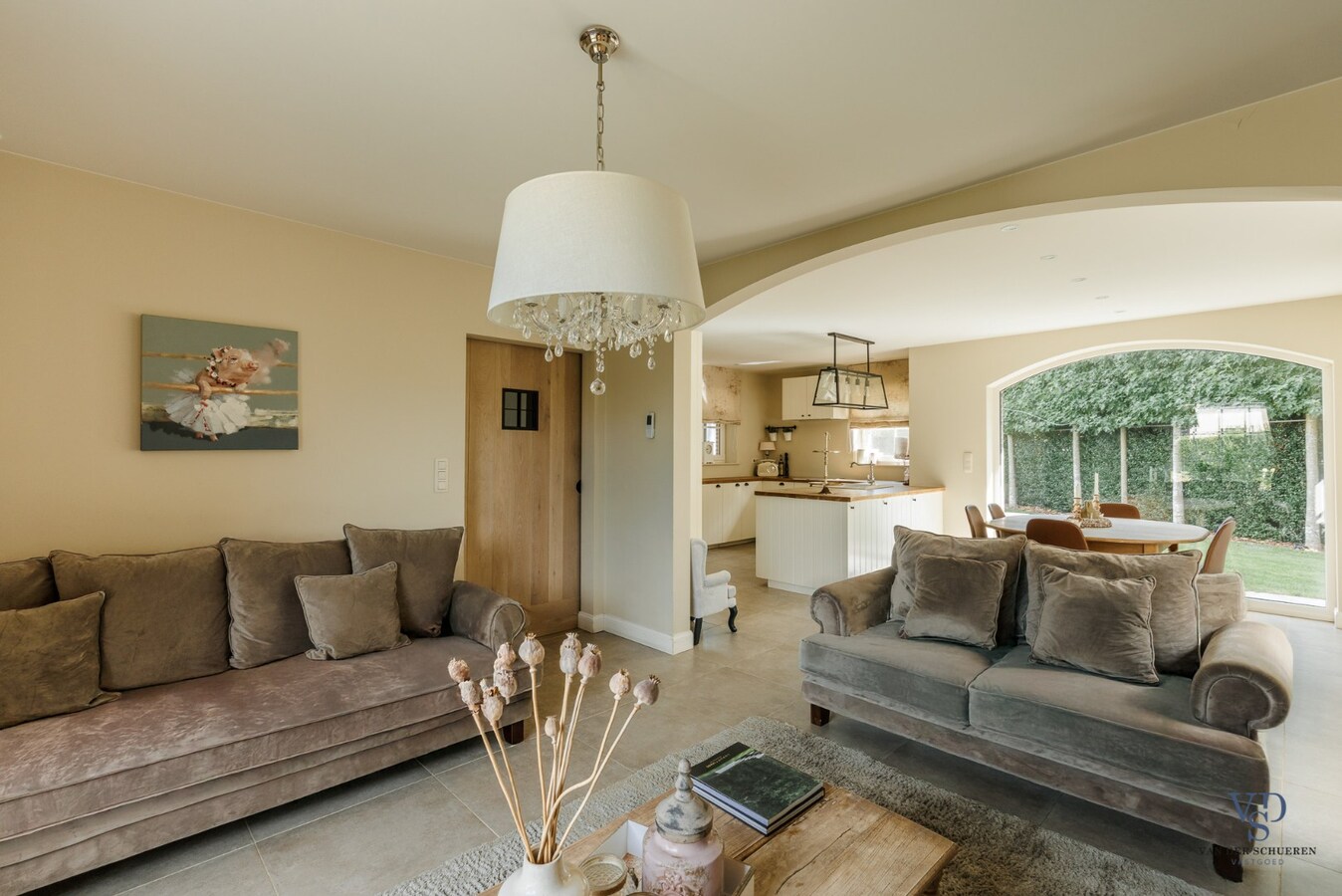 Hedendaagse villa in landelijke stijl 