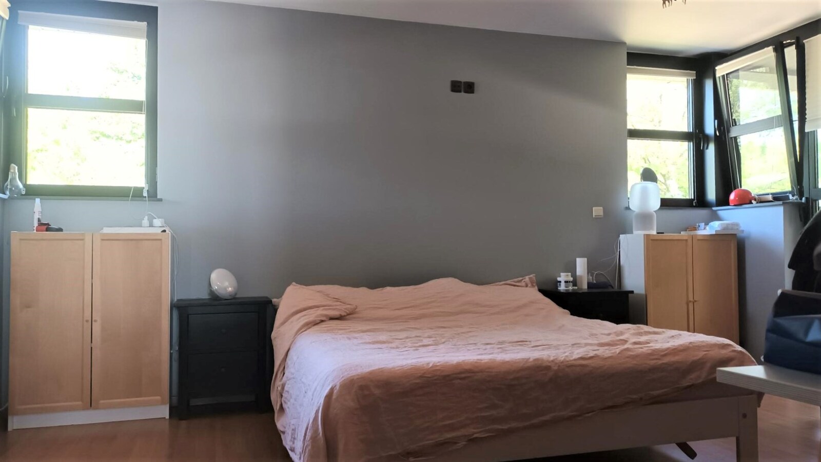 Prachtige villa, rustig gelegen te Houthalen. Dichtbij autosnelwegen en openbaar vervoer. Het centrum van Houthalen op 5 minuten en Hasselt op 15 minuten. 