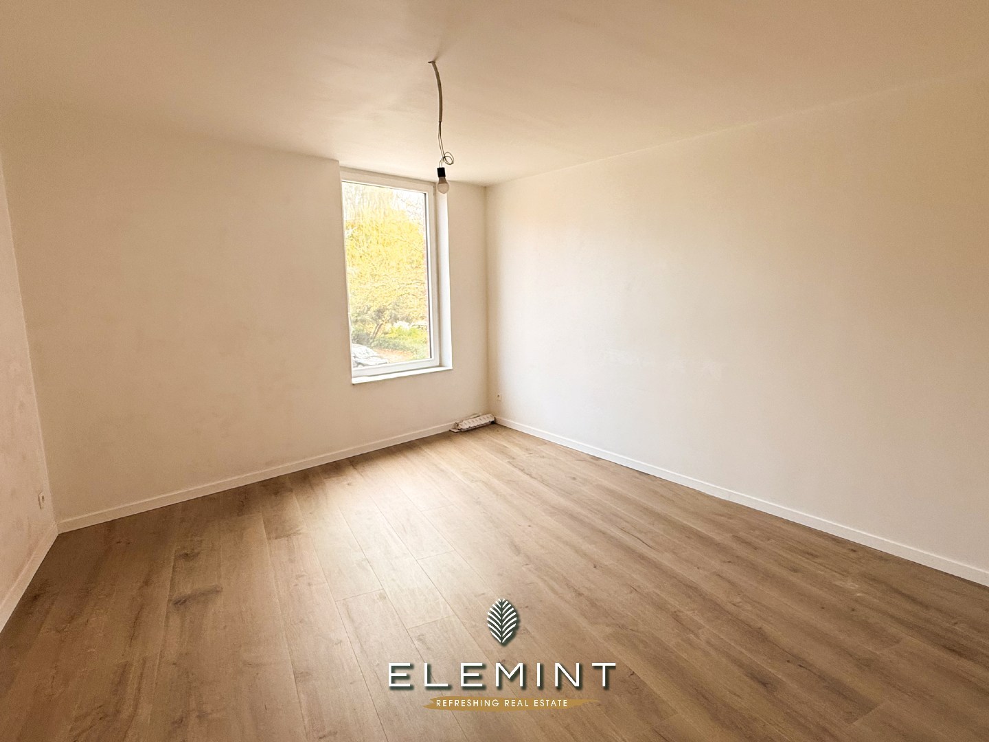 Volledig gerenoveerde woning met fietsenberging te Kortrijk 