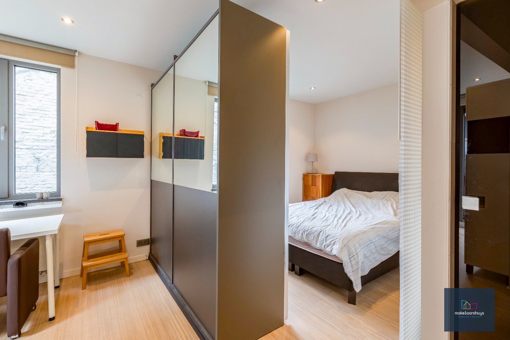 Ruim en goed gelegen 1-slp.app. met groot terras en overdekte staanplaats 