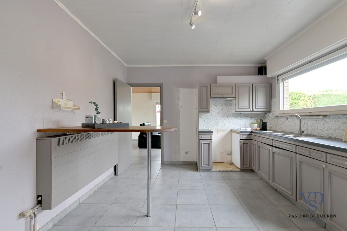 Goedgelegen bungalowwoning te Moerbeke. 
