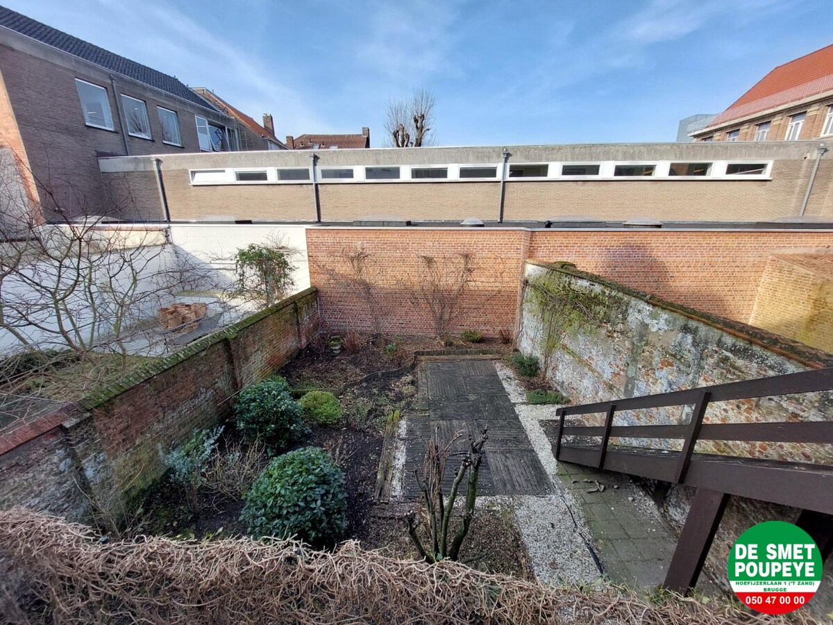 Ruim duplex appartement met tuintje 