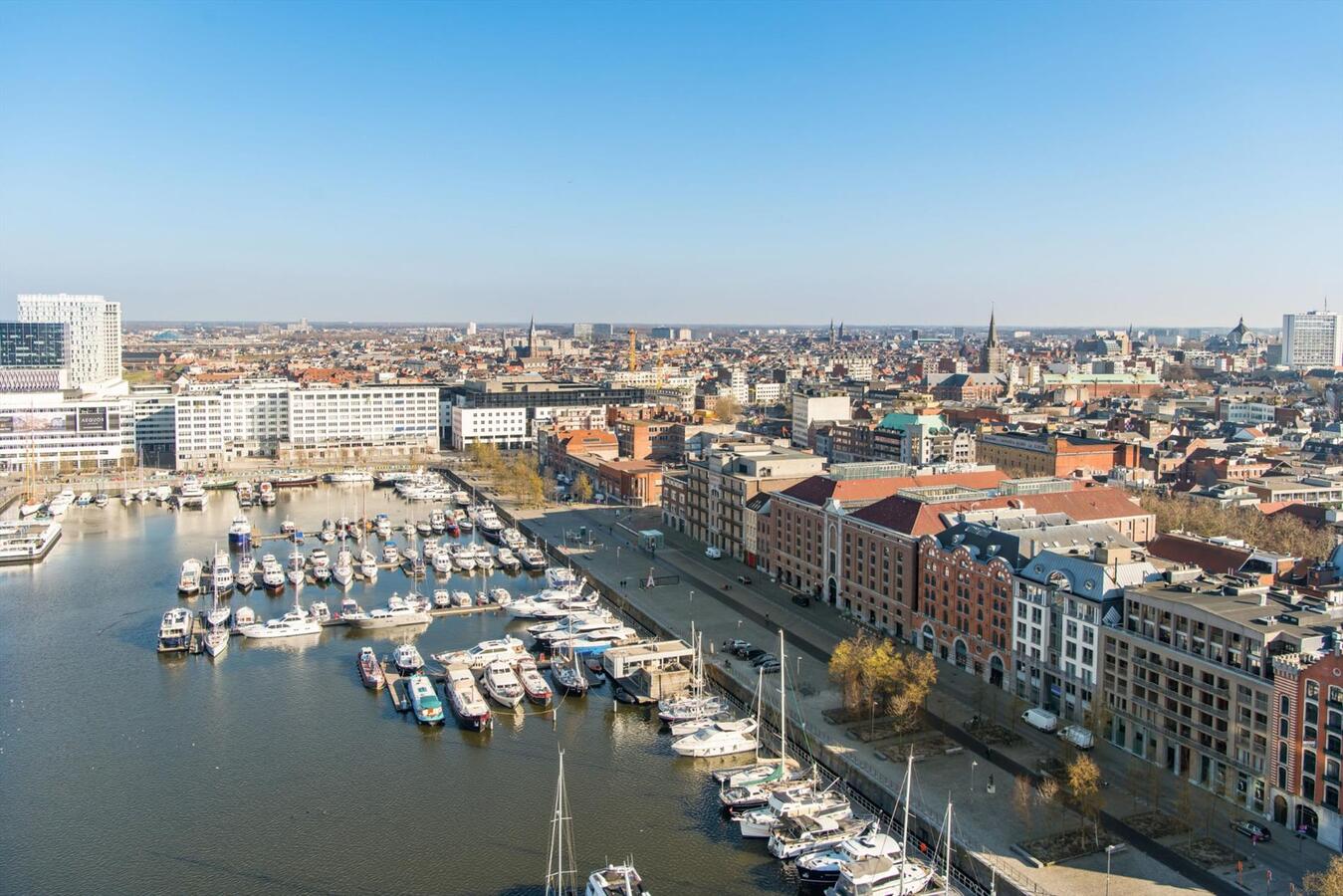 Uniek appartement met tuin op de mooiste locatie van Antwerpen 
