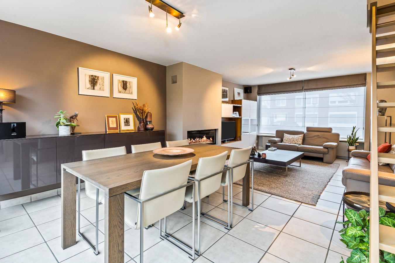 Tot in de puntjes afgewerkte woning in een doodlopende straat 