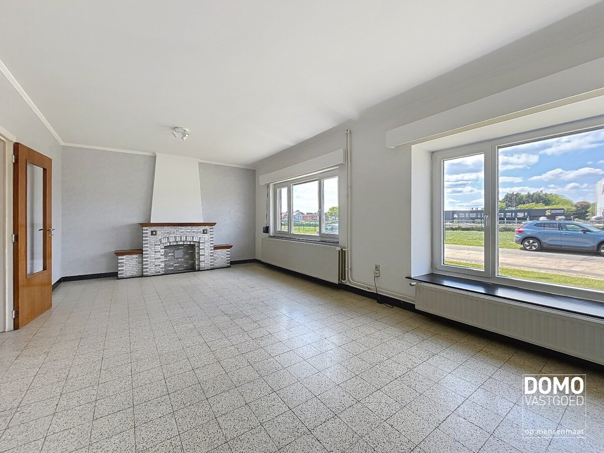 RUIME WONING MET TUIN, GARAGE &amp; 3 SLAAPKAMERS RUSTIG GELEGEN LANGS HET KANAAL MET EPC C TE BERINGEN 