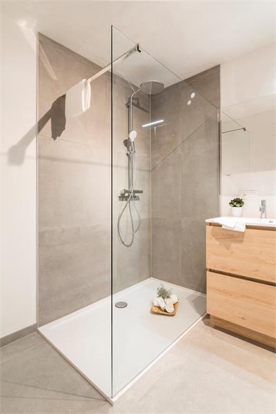 Nieuwbouwwoning met hoogwaardige afwerkingsgraad op centrale ligging 