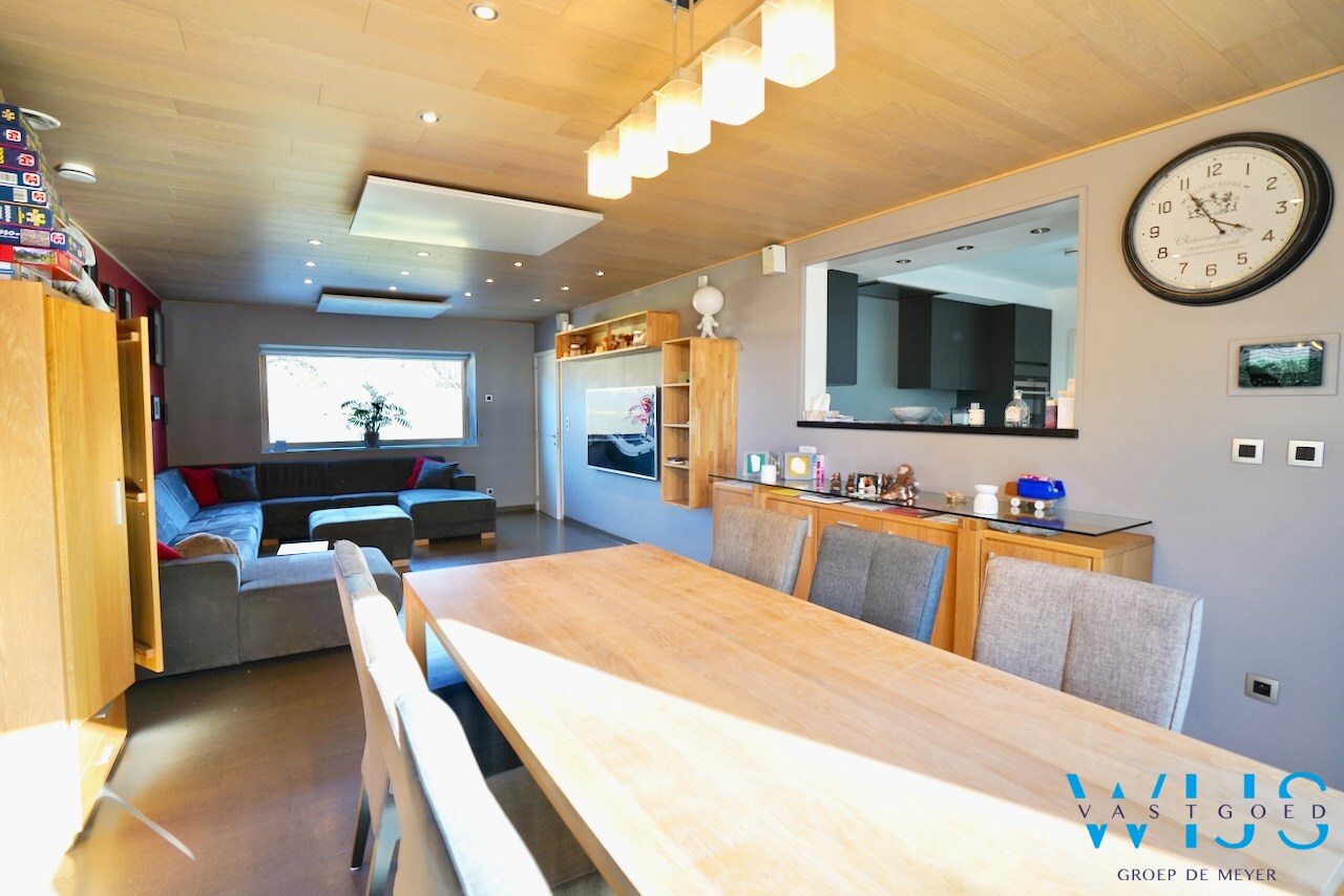 Zeer ruime gezinswoning te Zelzate ! 