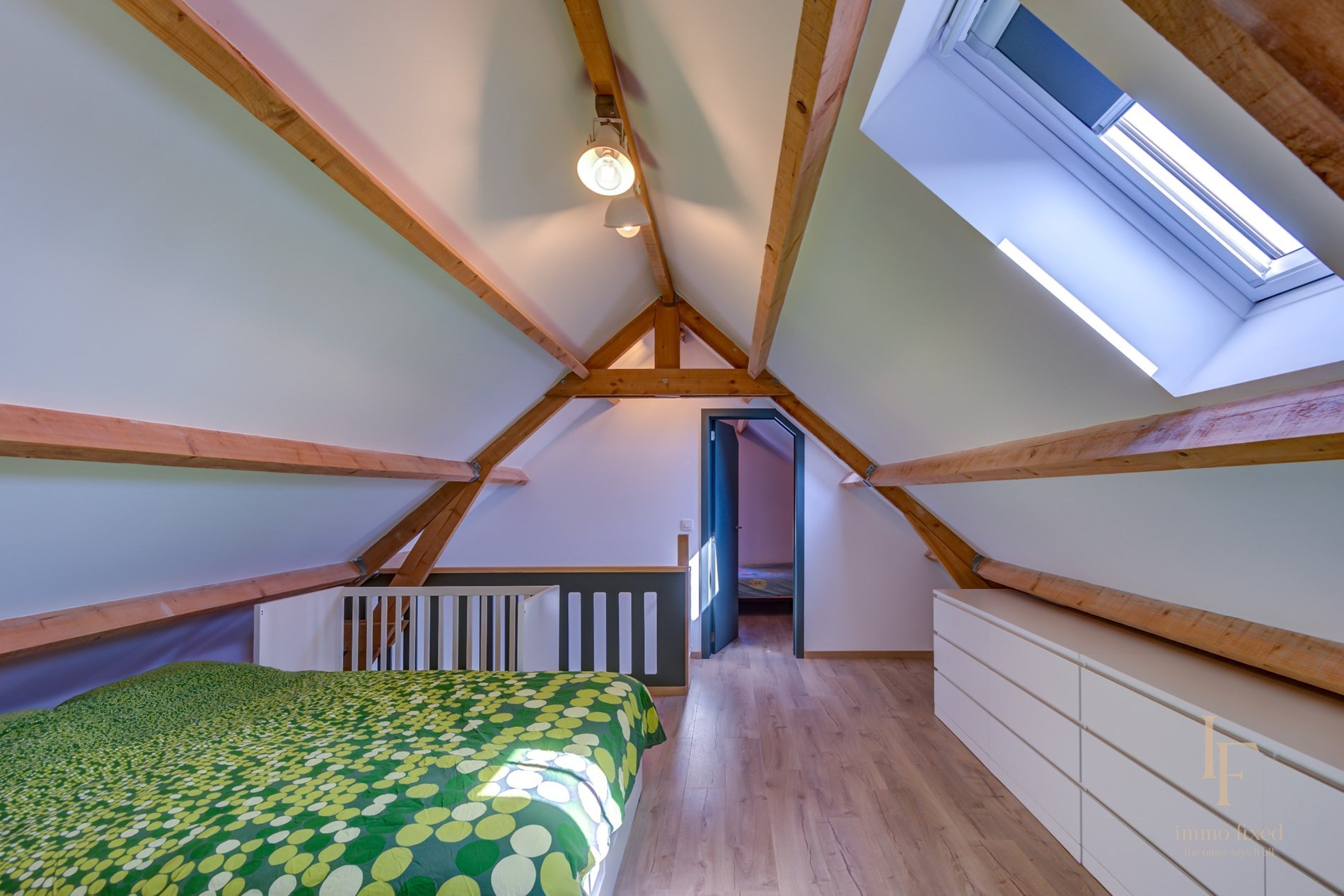 Een langgevelhoeve met bijgebouw! 