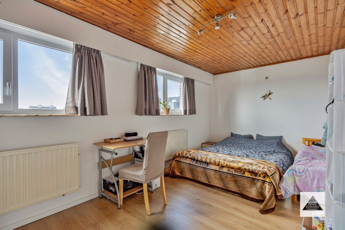 Gezellig  appartement met 2 slaapkamers en parking! 